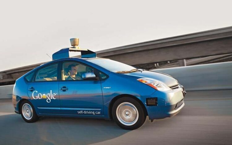 Google sürücüsüz otomobil işini ayrı bir şirkete taşıyor