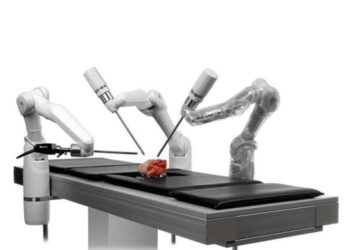 Robot cerrahlar insandan başarılı mı?