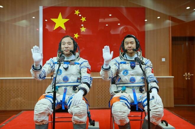 Çin en uzun insanlı uzay görevini başlattı