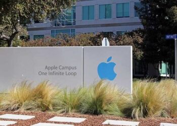 Apple, iPhone’ları ABD’de üretmek istiyor