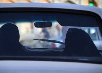 Arabistan, şoförlüğü yasakladığı kadınlara Uber kullandıracak