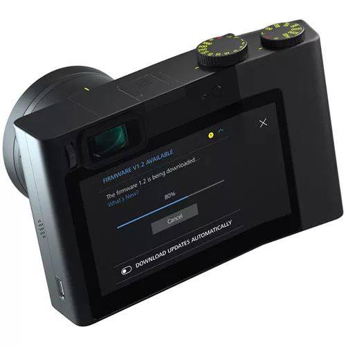 Zeiss’in tam kare Android kamerası ZX1 ön siparişe açıldı