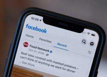 Facebook, mobil cihazlar için kronolojik haber akışı geliyor