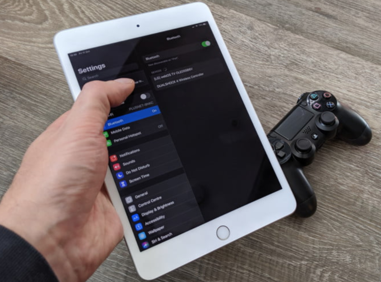 PS4 ve Xbox oyun kolunu iPhone ve iPad’e bağlama