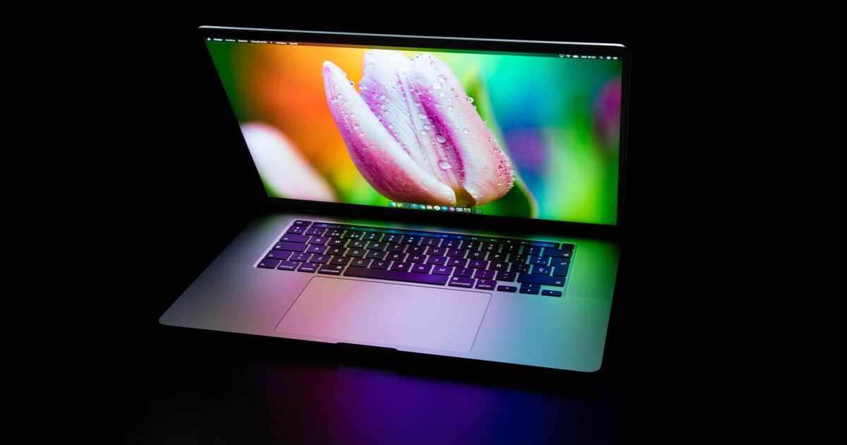 Apple MacBook Pro, 2021'de kenarları köşeli yeni bir tasarıma sahip olacak