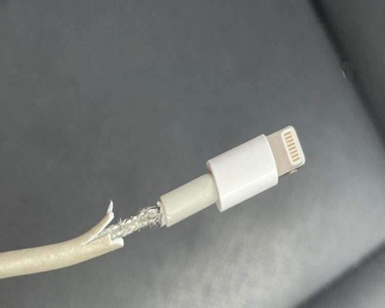 Apple, yıpranmalara karşı daha sağlam bir şarj kablosu geliştirdi