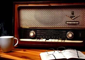 Dünyanın her yerinden canlı radyo kanallarını ücretsiz olarak dinleyebilirsiniz