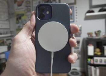 iPhone 12 MagSafe, kalp pili ve diğer tıbbi cihazları devre dışı bırakıyor