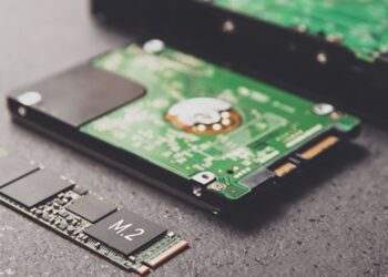 SSD nasıl çalışır ve HDD'ye göre neden avantajlı?