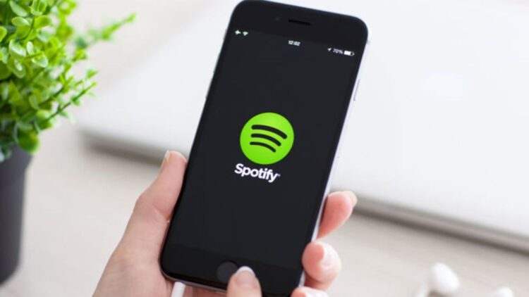 Spotify, şarkı sözlerini arkadaşlarla paylaşma seçeneği ekliyor