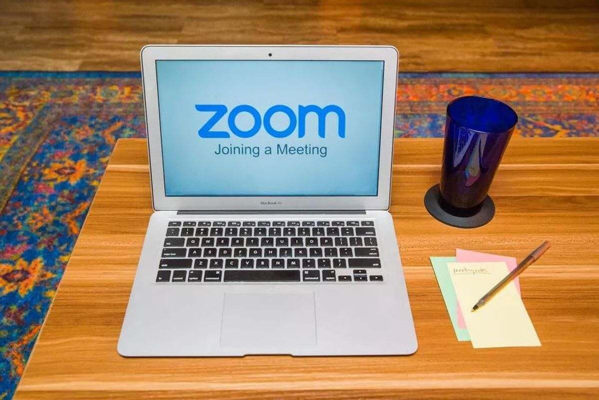 Zoom, görüşme sırasında kullanılabilen yeni yüz efektleri ekledi
