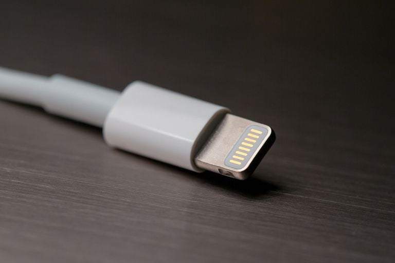 USB-C'ye geçilmeyecek: iPhone'da Lightning bağlantı noktası kalacak