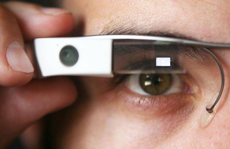 Apple, 2030'a kadar AR tabanlı kontakt lensleri piyasaya sürecek