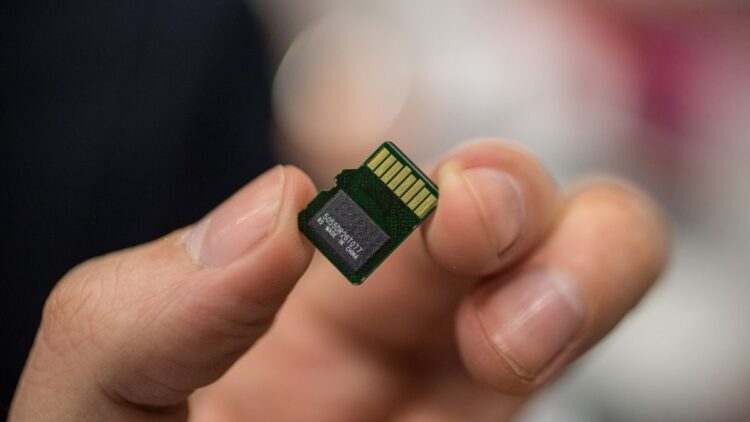 Bir akıllı telefonun desteklediği microSD kapasitesi nasıl öğrenilir?