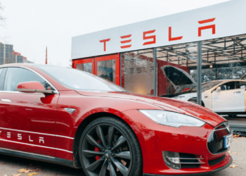 Elon Musk açıkladı: Tesla otomobiller Bitcoin ile satın alınabilecek