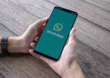 WhatsApp çıkartma paketlerinin içe aktarılmasına izin verecek