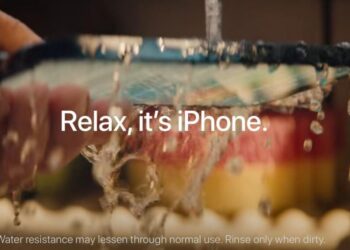 Apple'a, iPhone'un suya dayanıklılığını abarttığı için dava açıldı