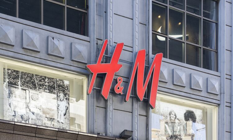 H&M ilk kıyafet kiralama hizmetini başlatıyor