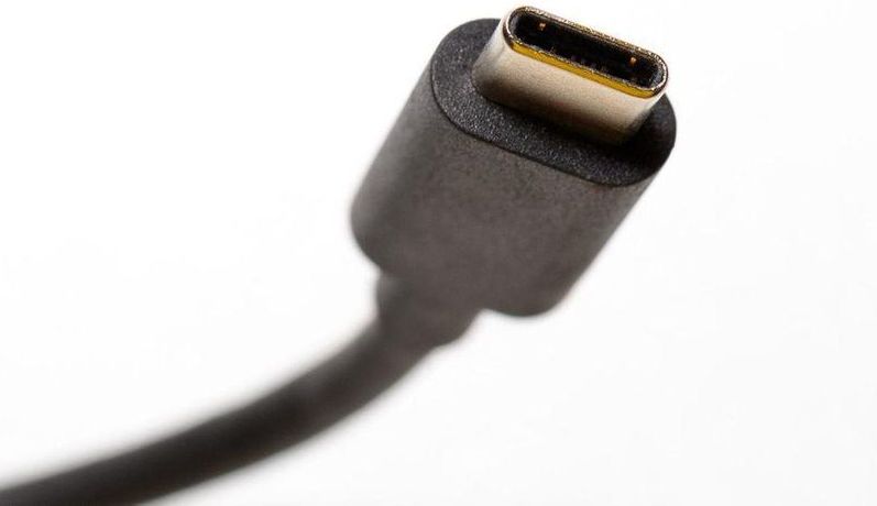 USB-C standardına yükseltme, 240 W'a kadar gücü destekler