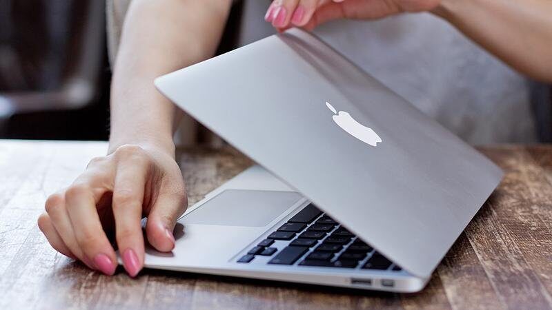 MacOS'ta USB cihazları ve hafıza kartlarını çıkarma