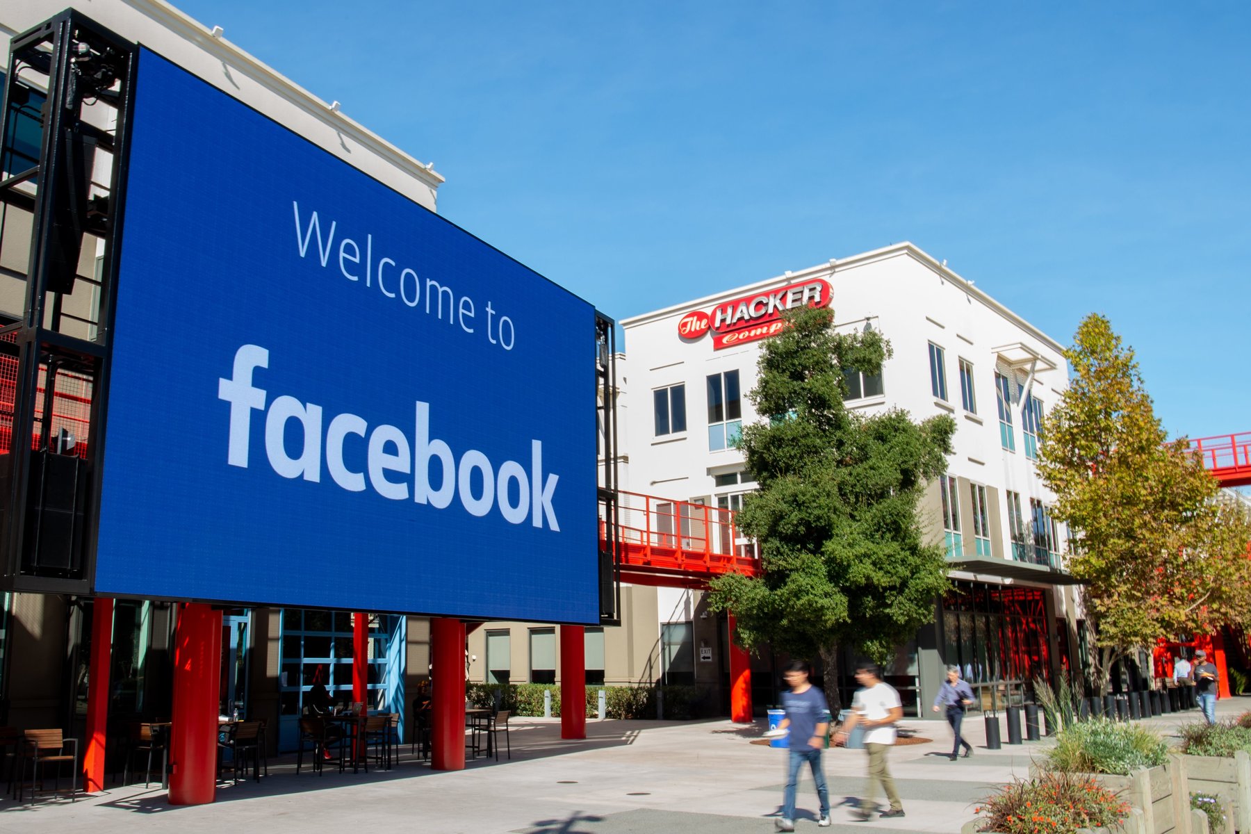 Facebook'a kâr için nefret söylemini teşvik ediyor iddiası
