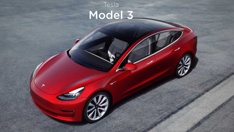 Avrupa'da ilk kez bir elektrikli araba en çok satılan oldu: Tesla Model 3