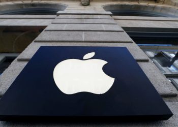 Omicron etkisi: Apple'ın evden çalışma ve ikramiye kararı