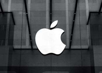 Apple, iPhone uygulamalarına daha fazla reklam getirebilir