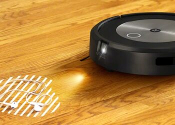 İnceleme: Evinizi tanıyıp engellerden kaçınan bir robot süpürge iRobot Roomba j7