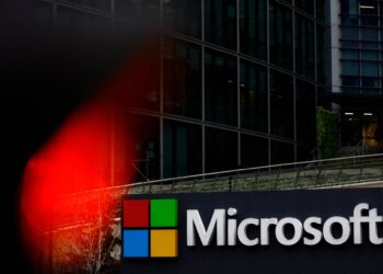 Microsoft çöktü mü? Teams, Outlook ve diğer hizmetlerde kesinti yaşanıyor