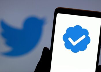 Twitter, eski mavi tik rozetlerini kaldırıyor