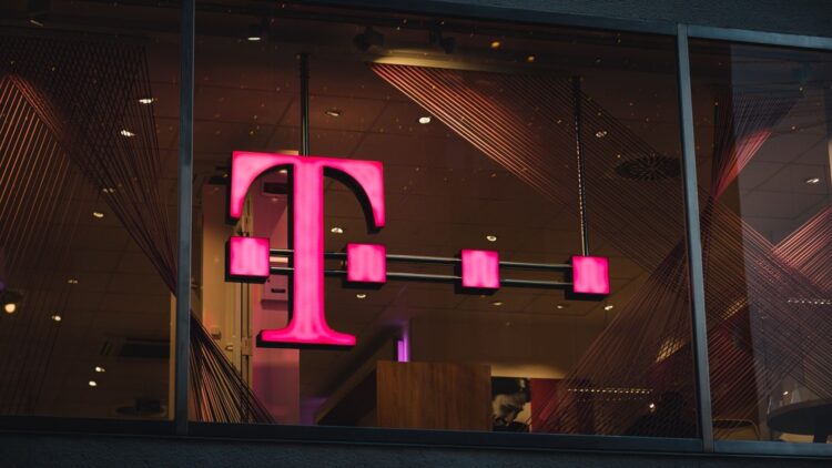 T-Mobile işten çıkarma yapacak: 5000 çalışan etkilenecek