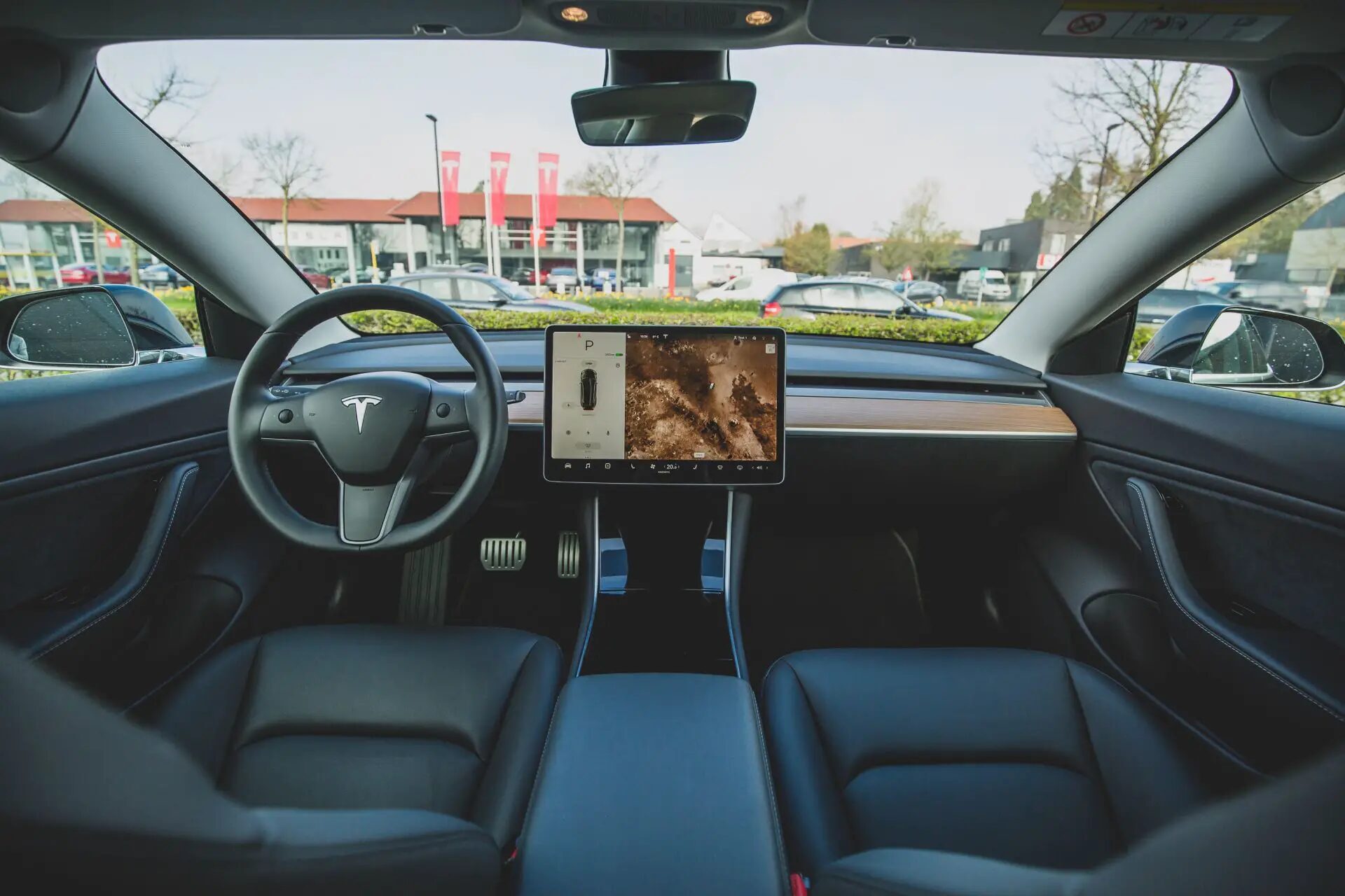 Tesla araçlarını geri çağırıyor