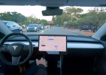 Tesla autopilot hacklendi: Elon Mod ortaya çıktı