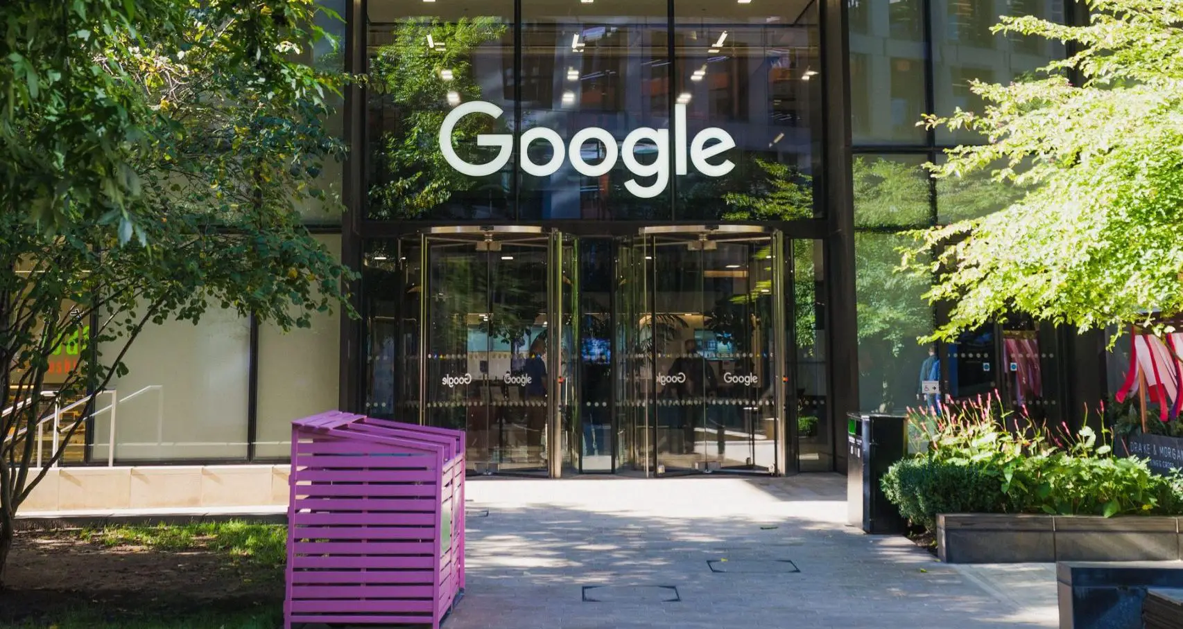 Google AI destekli reklamların etkisi: 30.000 kişinin işten çıkarılma tehlikesi