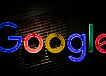 Google, yapay zeka üretimi içeriklerle haber sitelerini fonluyor