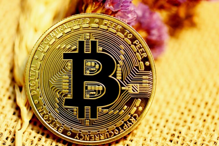 Bitcoin 100000 doları aşarak tarihî bir eşiği geçti