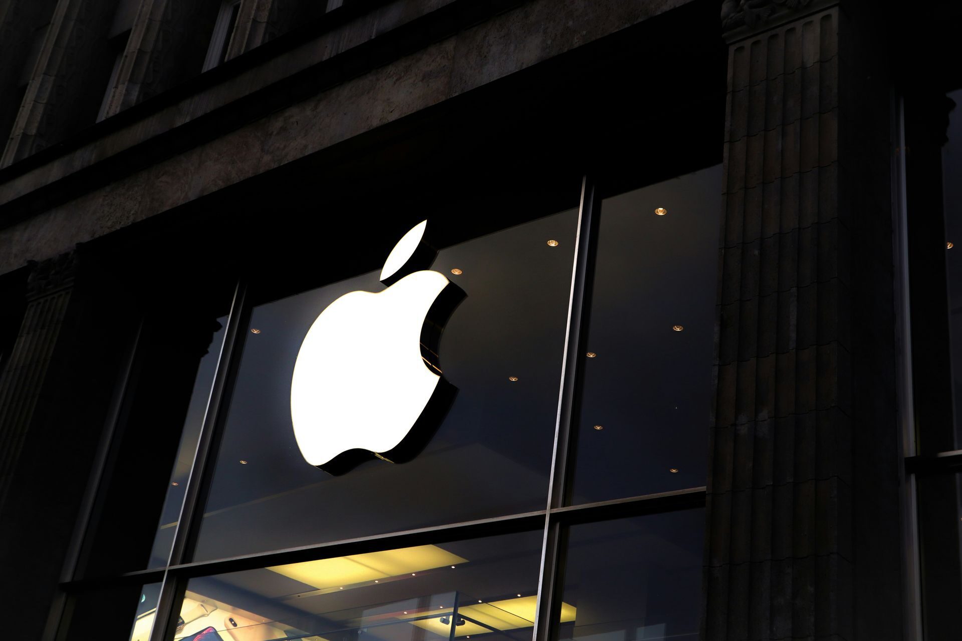 Apple yapay zeka çalışmalarına devam ediyor