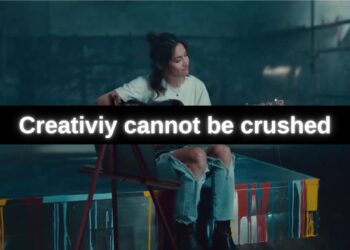 Samsung, Apple'ın "Crush" reklamına "UnCrush" ile karşılık veriyor