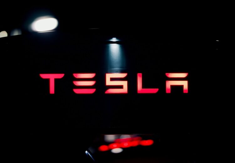 Tesla 2025'te neler tanıtacak?