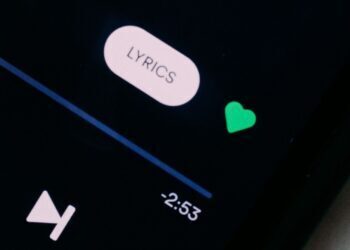 Spotify’da porno şoku!