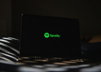 Opera, kullanıcılarına Spotify Premium hediye ediyor