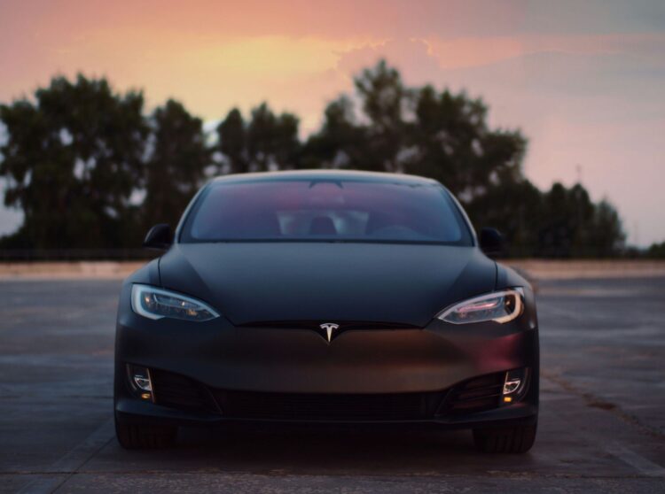 Tesla araçlarının kaza oranları tartışma yarattı: Yeni araştırmanın detayları