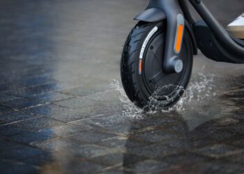 Kış aylarında güvenli elektrikli scooter sürme rehberi