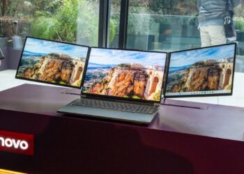 Lenovo'nun Magic Bay konseptiyle bir dizüstüne üç ekran!