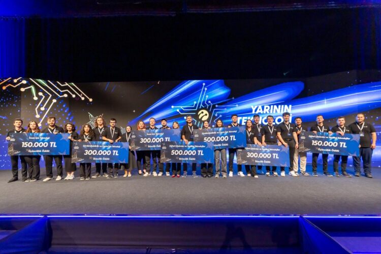 Turkcell Yarının Teknoloji Liderleri yarışması kazananları açıklandı