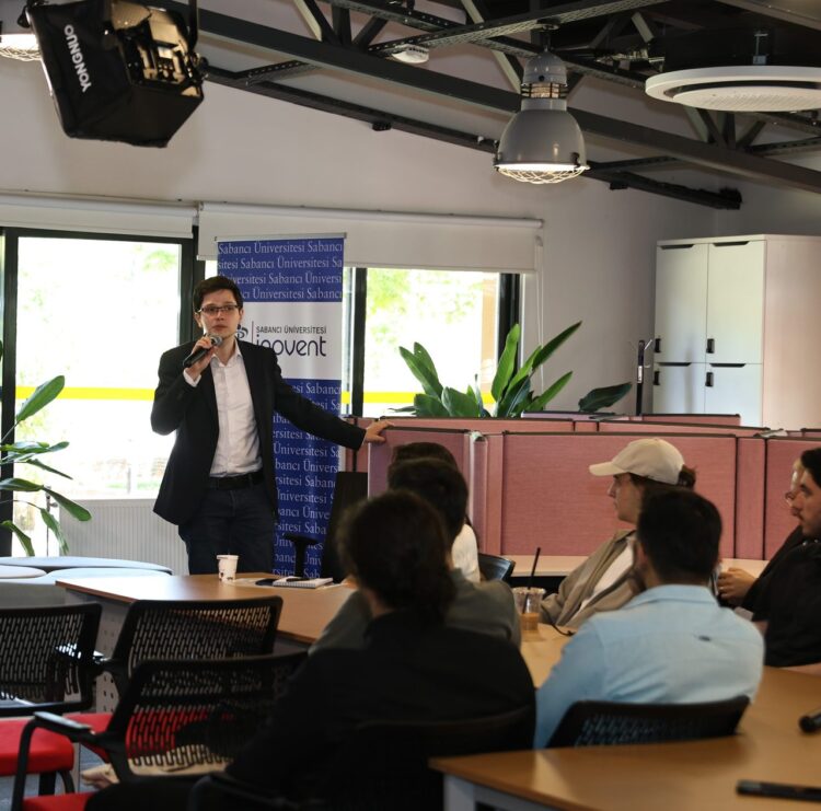 Sabancı SUCool kuluçka programı 38 girişimle başladı