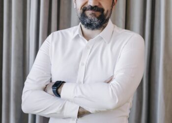 Adesso Türkiye’ye yapay zeka ve çalışan deneyimi ödülleri