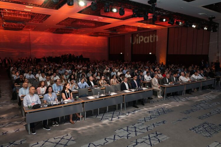 UiPath İstanbul'da yapay zeka destekli otomasyon zirvesi düzenledi