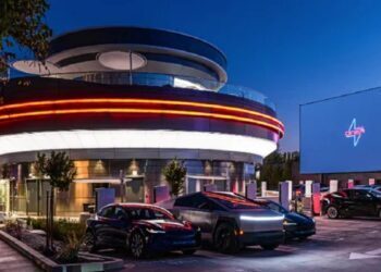 Tesla robotlara oynadı, hisse senedi düştü